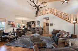 Shadow Shores Chalet (517049)