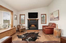 Nature Valley Cabin (756477)