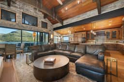 LP Lakefront House (1002478)