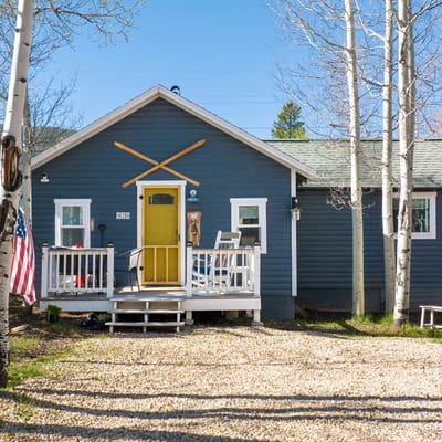 The Little Blue Moose Hideaway (226760)