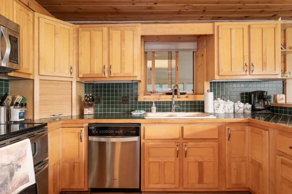 Jerico Lakefront Lodge (213513-1006)