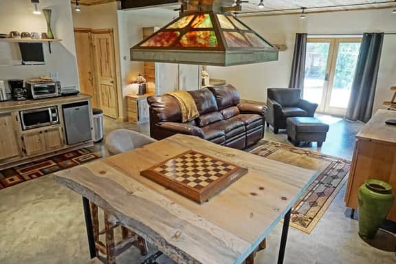 Agate Lodge Studio (213519-1012)