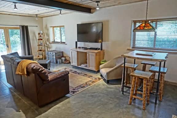 Agate Lodge Studio (213519-1012)