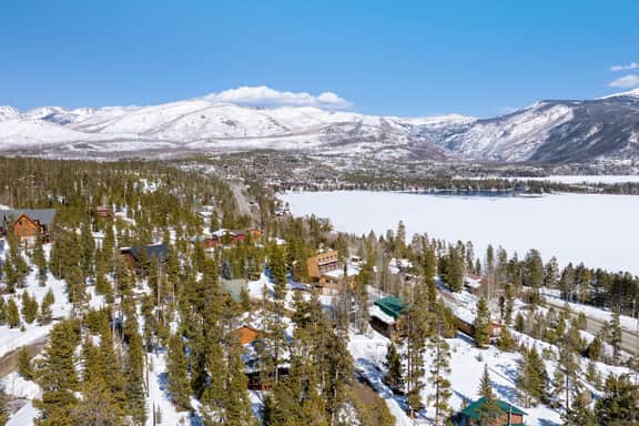 Shorewood Chalet (342701) - Image 2