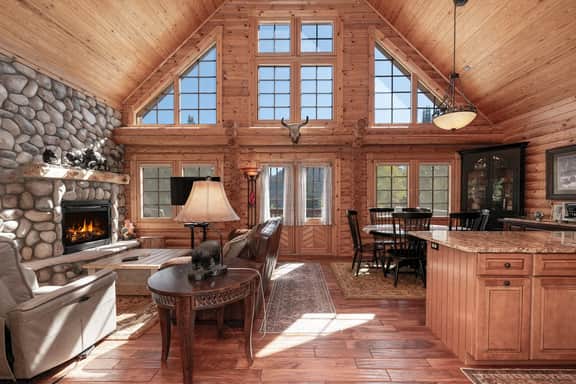 Shorewood Chalet (342701) - Image 2