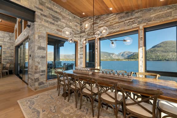 LP Lakefront House (1002478)