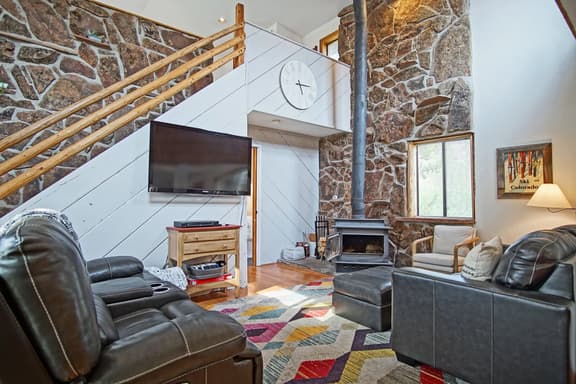 Scarlett's Place (483792) - Image 1