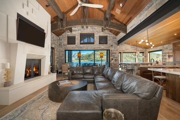 LP Lakefront House (1002478)